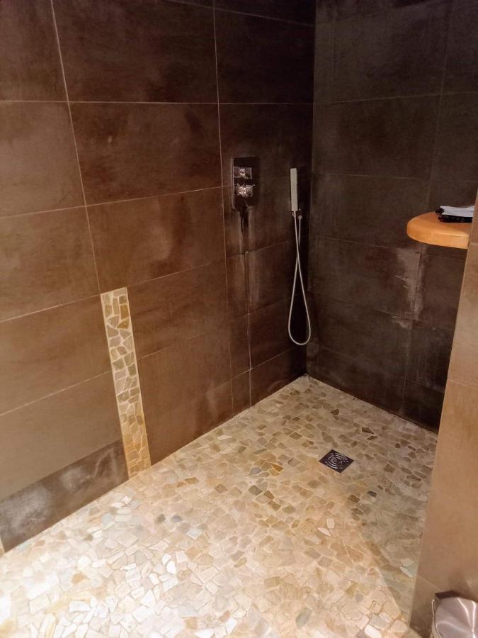 Les Chambres Du Vieux Bistrot Cabrières-dʼAvignon Kültér fotó